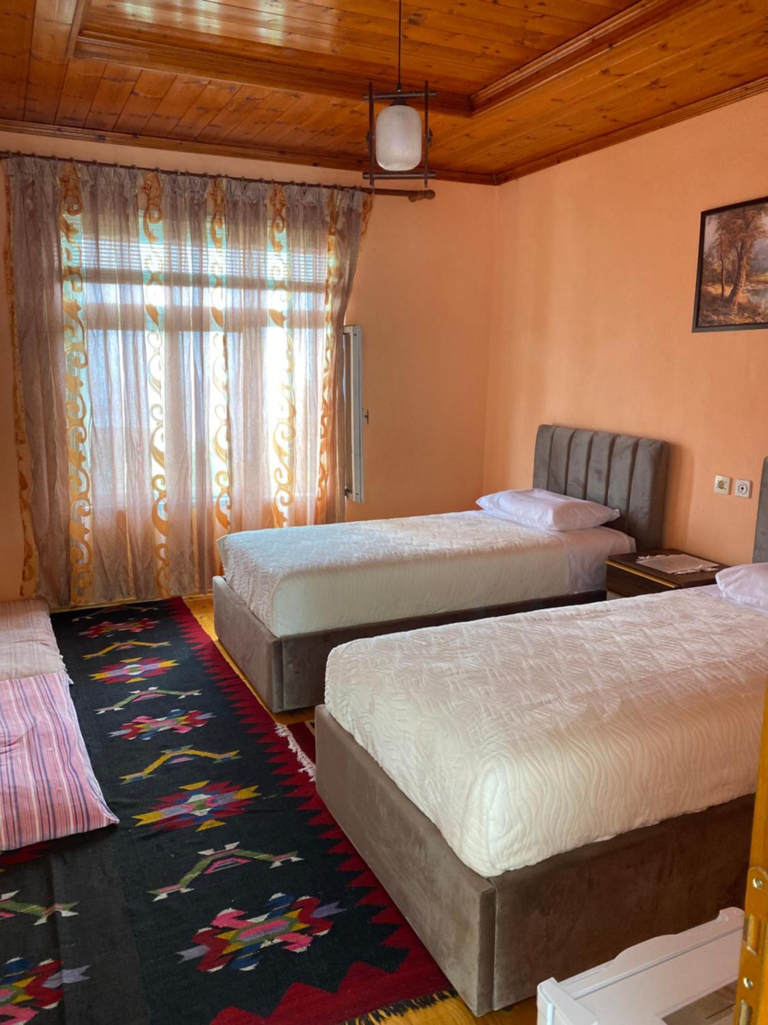 Vila Llulla Круя Экстерьер фото