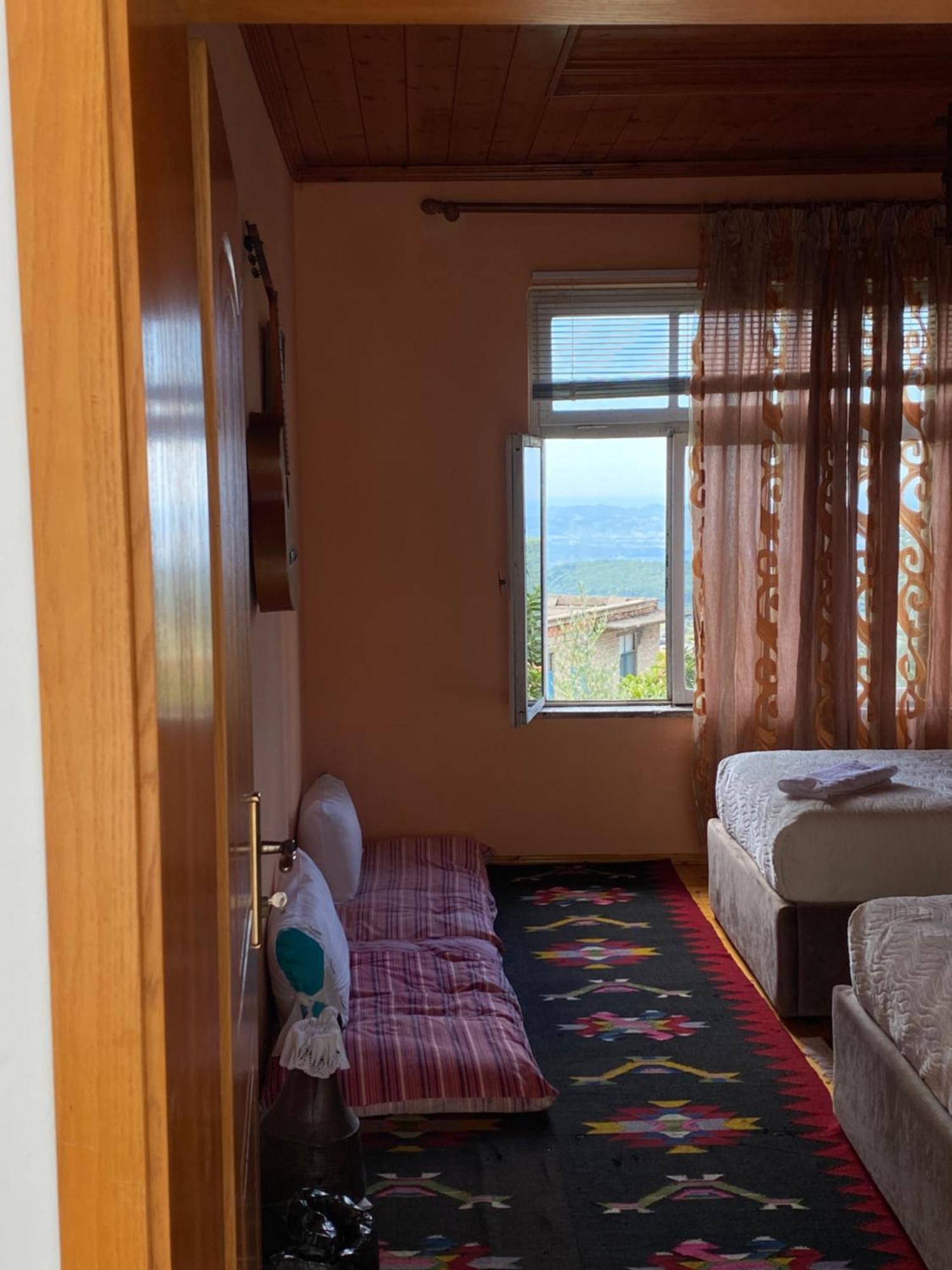 Vila Llulla Круя Экстерьер фото